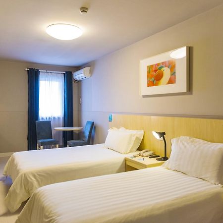 Jinjiang Inn Xianning Yinquan Avenue Hot Spring Hotel Екстер'єр фото