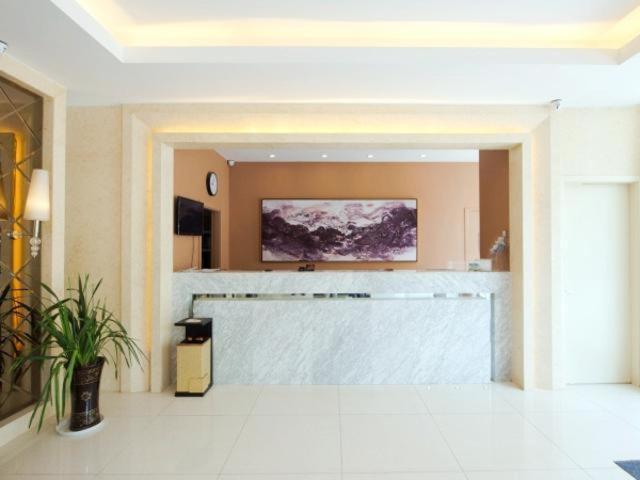 Jinjiang Inn Xianning Yinquan Avenue Hot Spring Hotel Екстер'єр фото