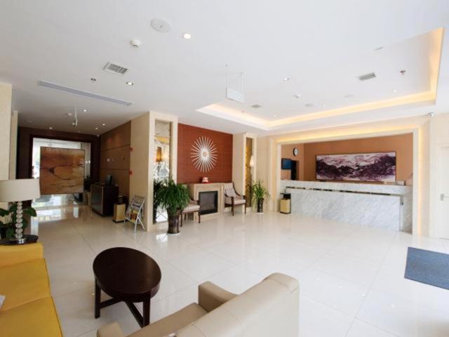 Jinjiang Inn Xianning Yinquan Avenue Hot Spring Hotel Екстер'єр фото