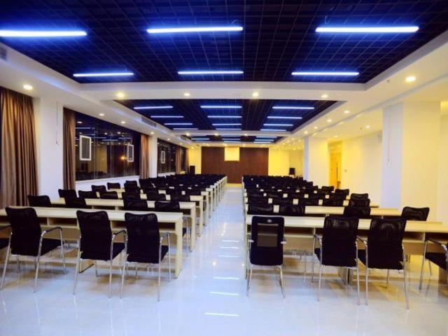 Jinjiang Inn Xianning Yinquan Avenue Hot Spring Hotel Екстер'єр фото