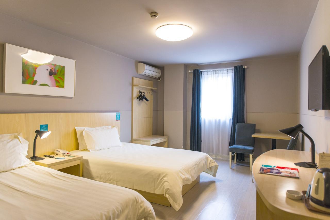 Jinjiang Inn Xianning Yinquan Avenue Hot Spring Hotel Екстер'єр фото