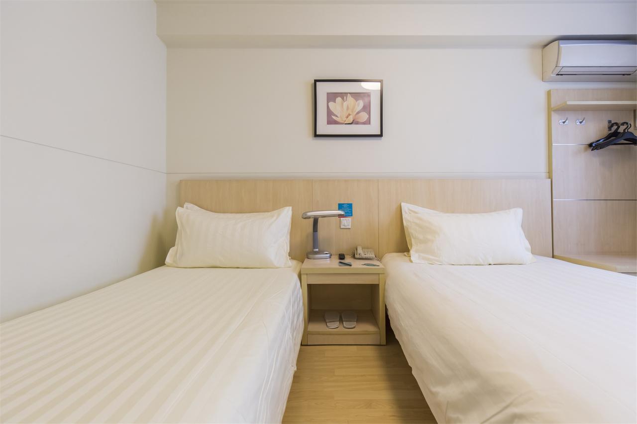 Jinjiang Inn Xianning Yinquan Avenue Hot Spring Hotel Екстер'єр фото