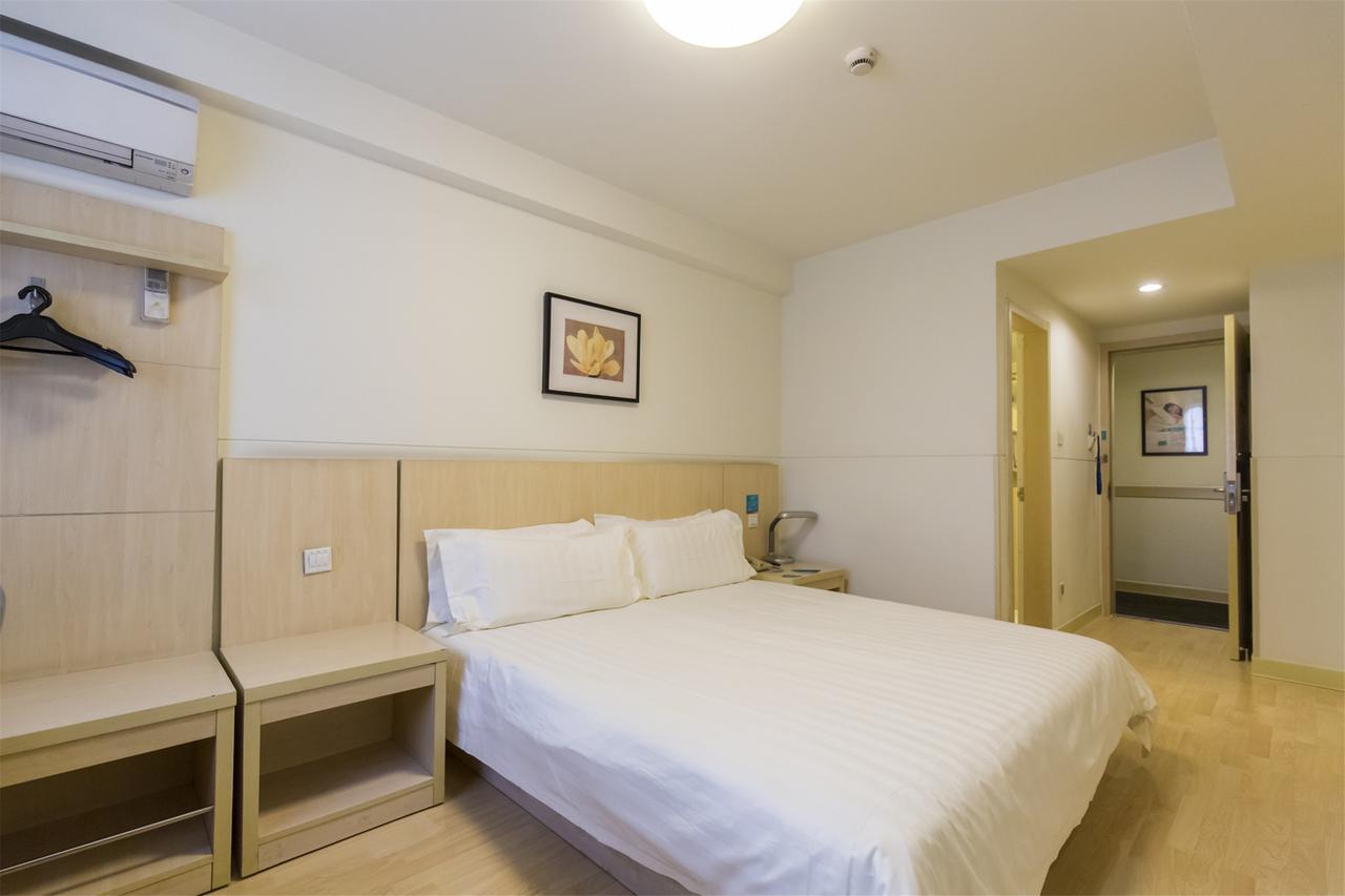 Jinjiang Inn Xianning Yinquan Avenue Hot Spring Hotel Екстер'єр фото