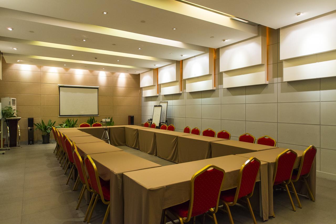 Jinjiang Inn Xianning Yinquan Avenue Hot Spring Hotel Екстер'єр фото