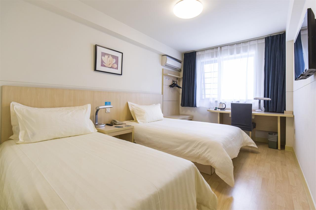 Jinjiang Inn Xianning Yinquan Avenue Hot Spring Hotel Екстер'єр фото